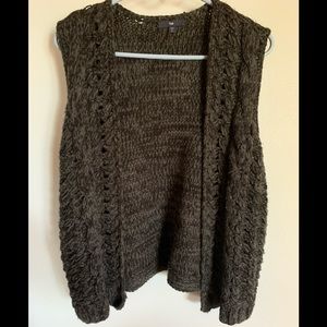 Black & Gray sweater vest Gap L